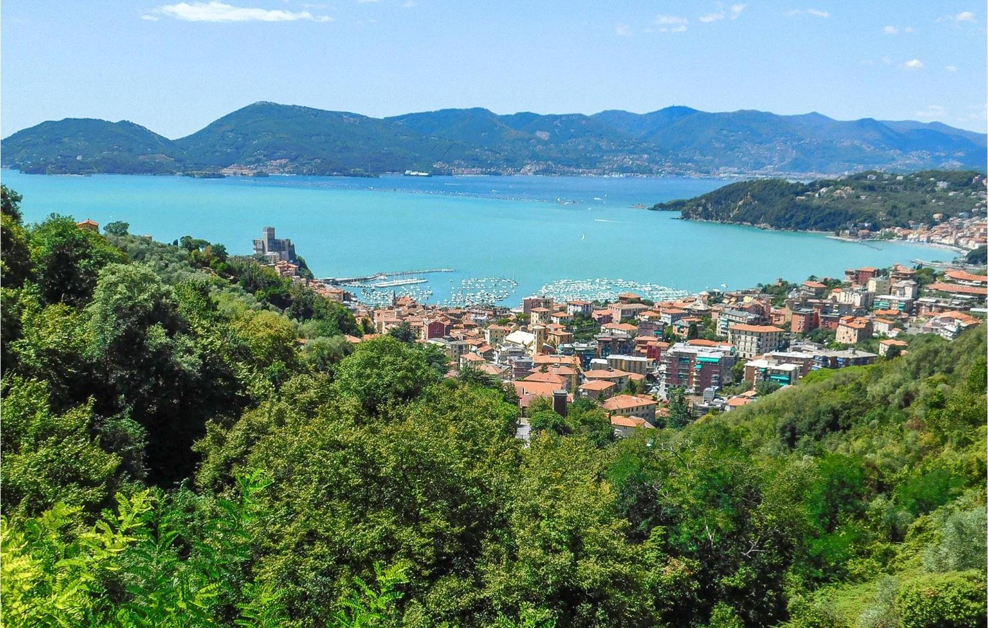Cozy Apartment In La Spezia With Wifi Exteriör bild